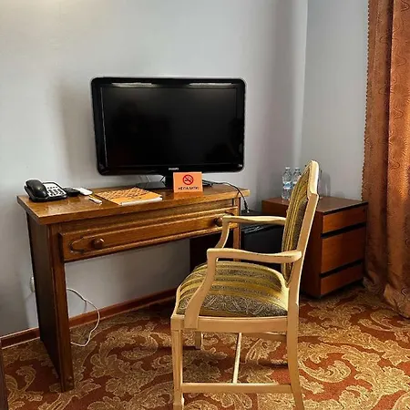 Hotel пасаж 3*